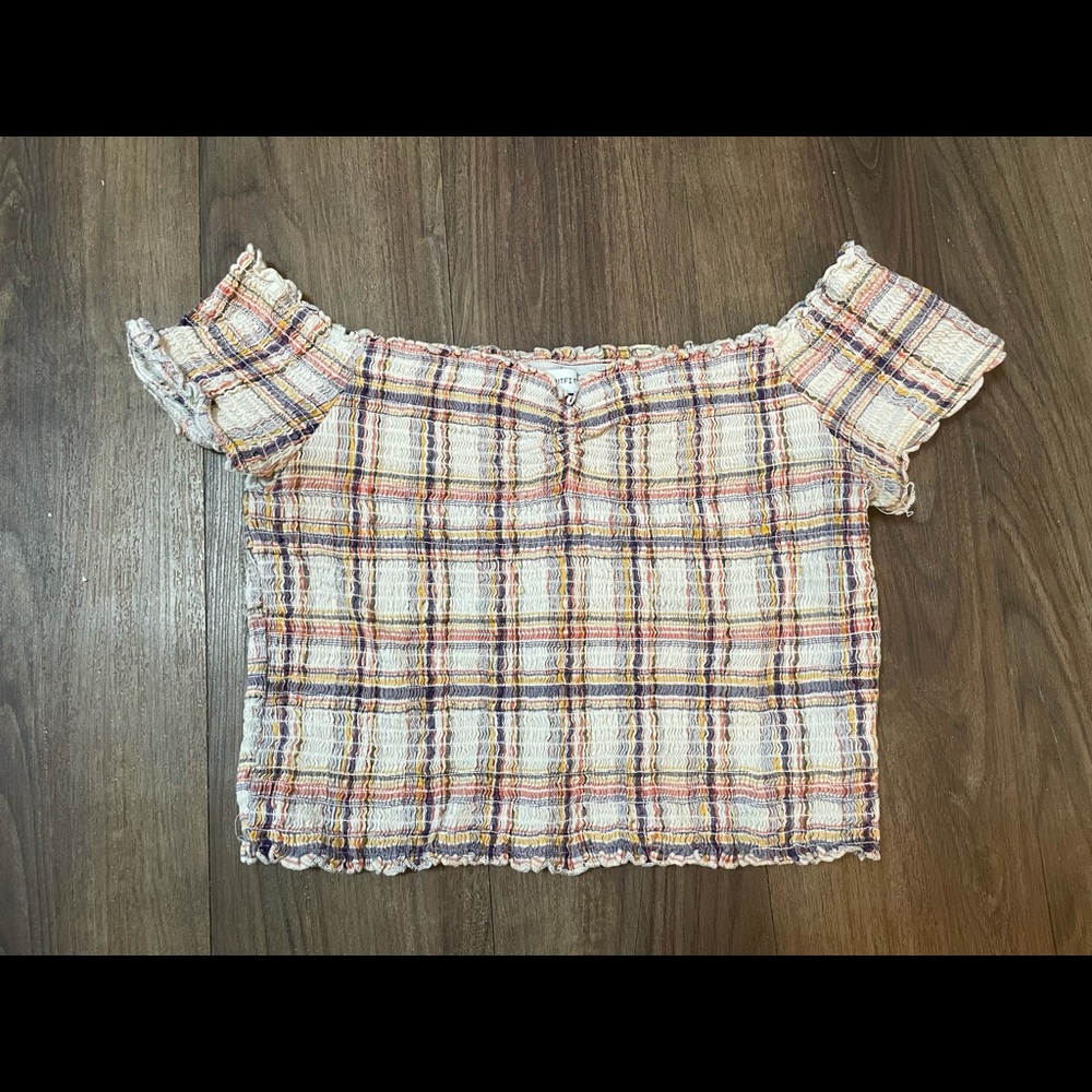 off the shoulder urban outfitters crop top